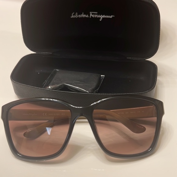 Salvator Ferragamo Sunglasses - Picture 2 of 5